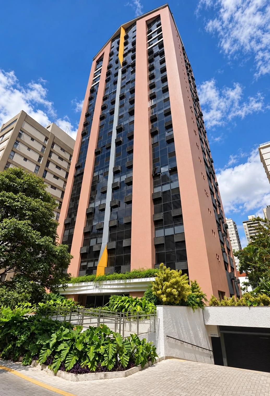 Fachada do Edifício Perdizes Trade Center, na Rua Itapicuru, 369
